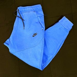 NWOT Nike Tech Fleece Joggers